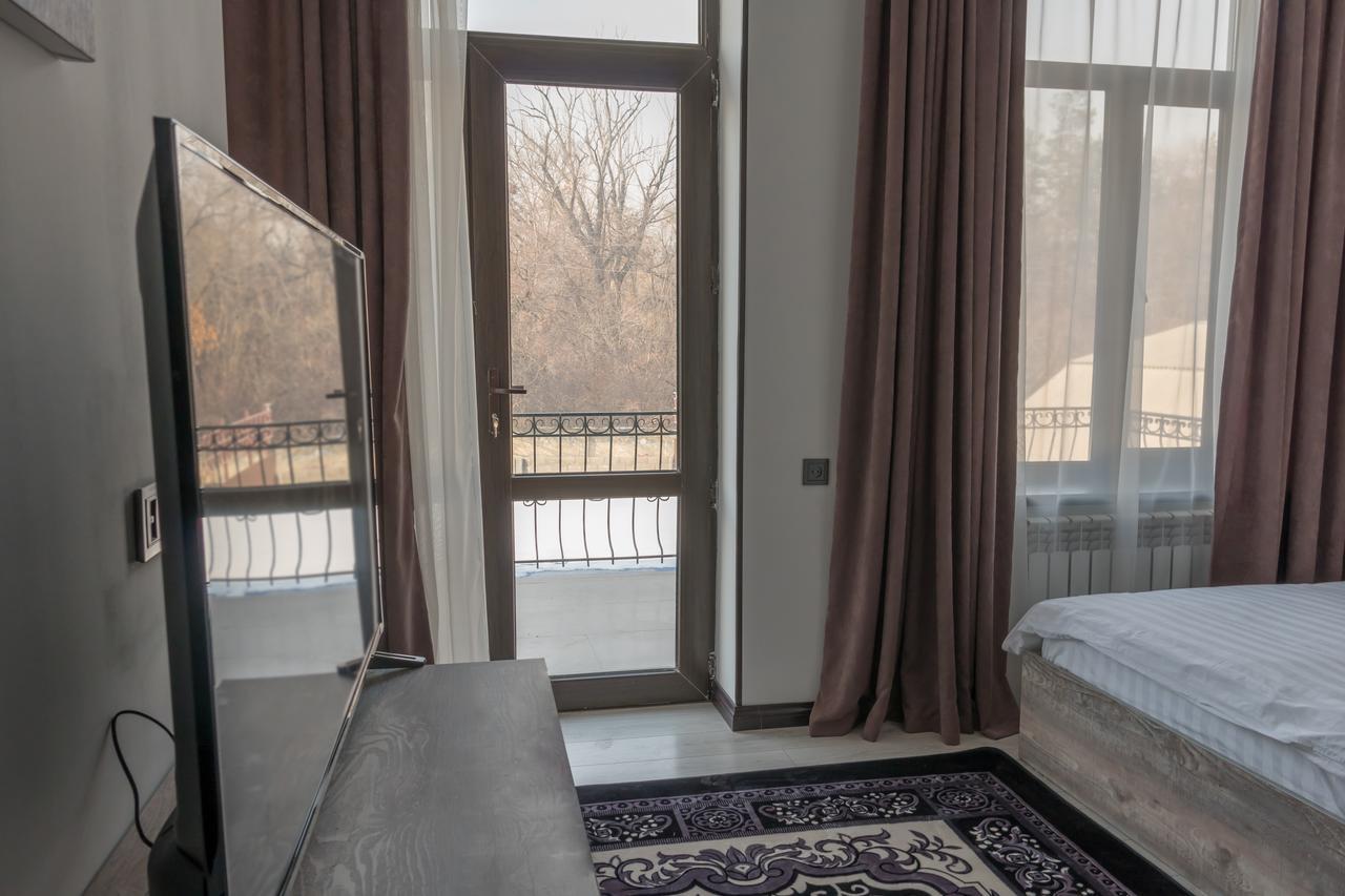 Home Guest Residence Бішкек Екстер'єр фото